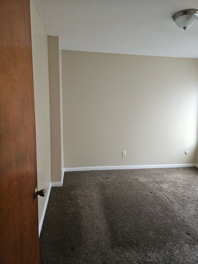 Building Photo - Westside Condo 2 bedroom 1 bath