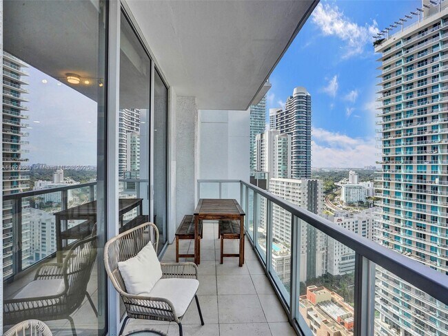 Building Photo - 1050 Brickell Ave
