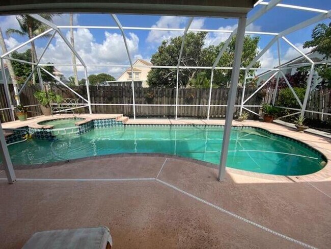 Building Photo - 7705 Thornlee Dr