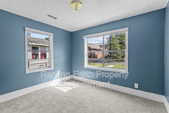 Building Photo - 608 Avenue V