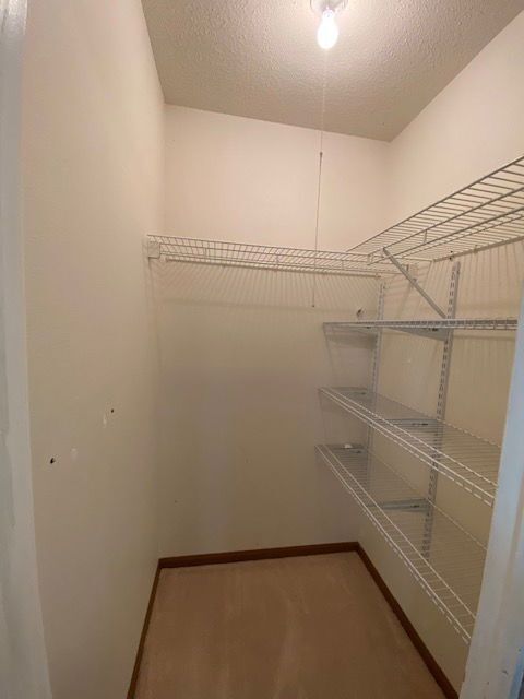 Building Photo - 713 Country Oaks Ln