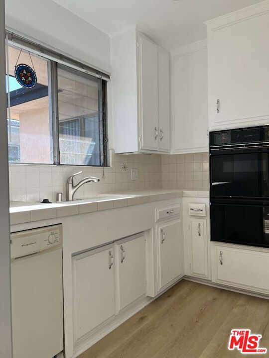 Building Photo - 432 S Sherbourne Dr