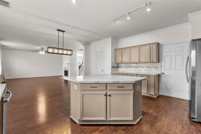 Building Photo - 542 Cedar Branch Dr