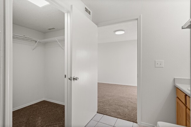 Building Photo - 11040 Vistazo Pl SE