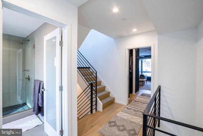 Building Photo - 1705 Annin St