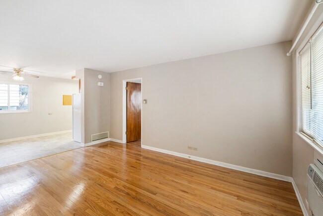 Building Photo - 517 Prairie Ave