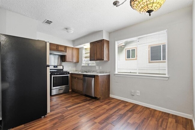Building Photo - 6305 Emerald Forest Dr