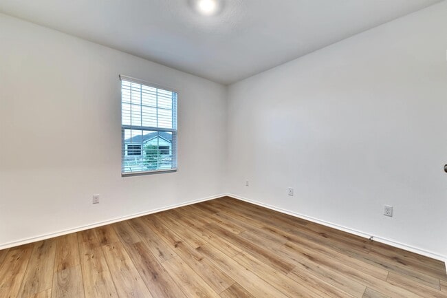 Building Photo - 113 River Rise Rd