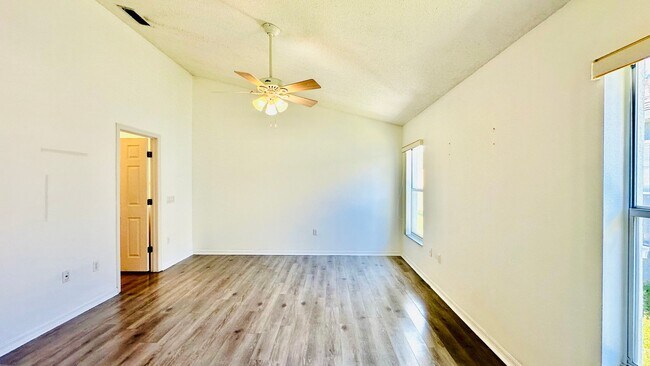 Building Photo - Relax & recharge in this Charming 3Bedroom...