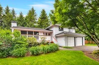 Building Photo - Immaculate 3 Bdrm 1.75 Bath + Bonus Room i...