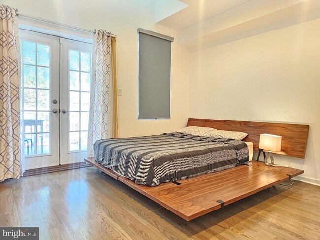 Building Photo - 1311 S St SE