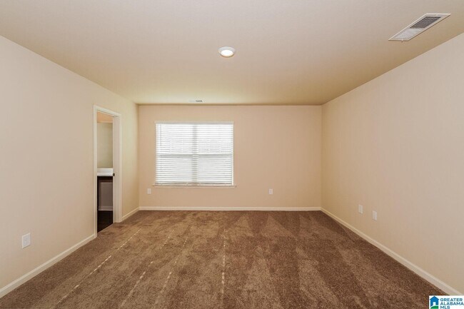 Building Photo - 124 Clover Ln