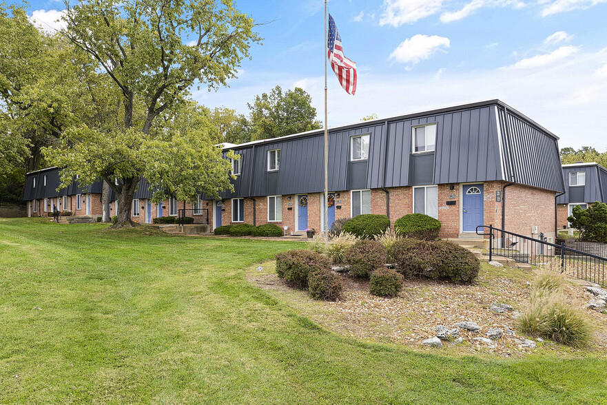 Primary Photo - Westport Crossing Apartments