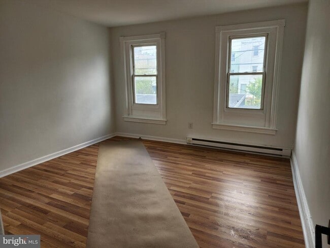 Building Photo - 517 N Elliger St