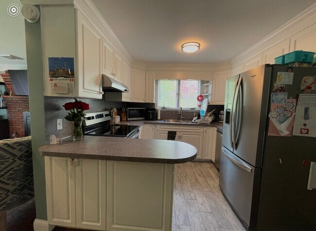 Building Photo - 260 French St