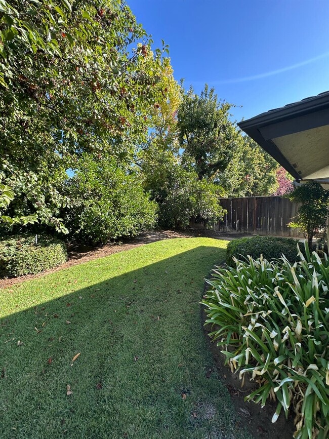 Building Photo - 3644 W Beechwood Ave