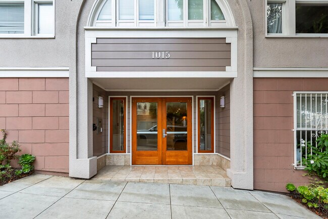 Building Photo - 1015 Pierce