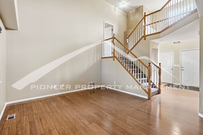 Building Photo - Spacious Home with Central AC and Fenced Yard