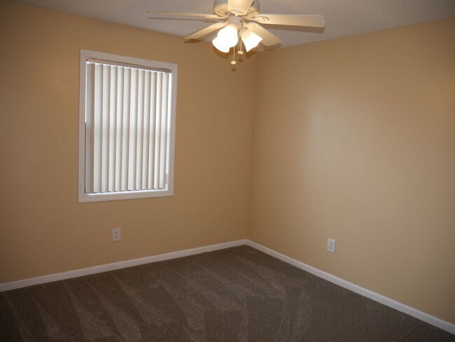 Building Photo - 1600 Windsong Ct