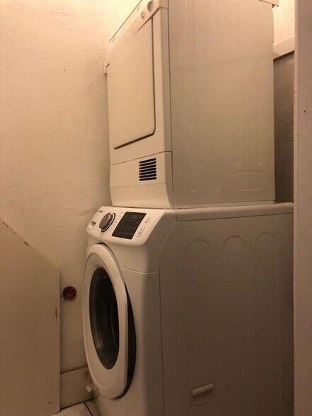 Building Photo - 53 Cummings Rd