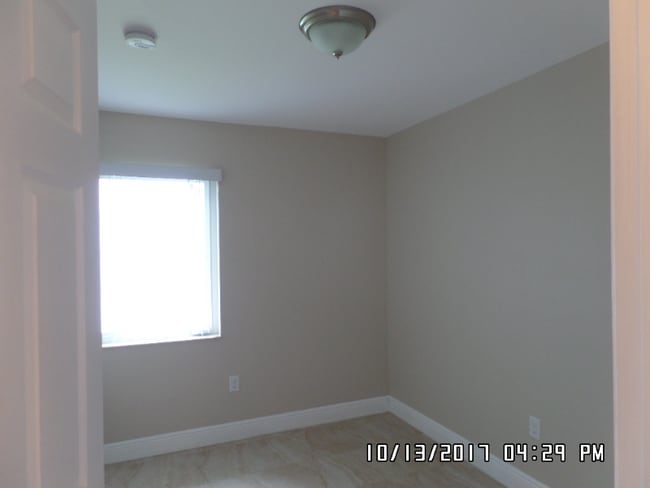 Building Photo - 479 NW 19th St