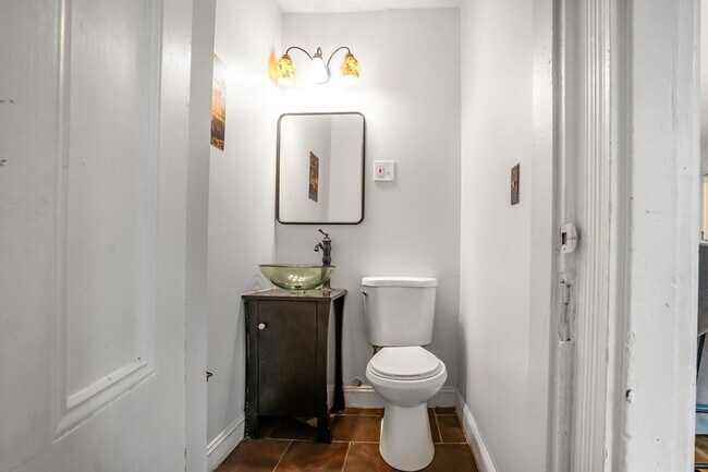 Building Photo - 5 Gordon Pl