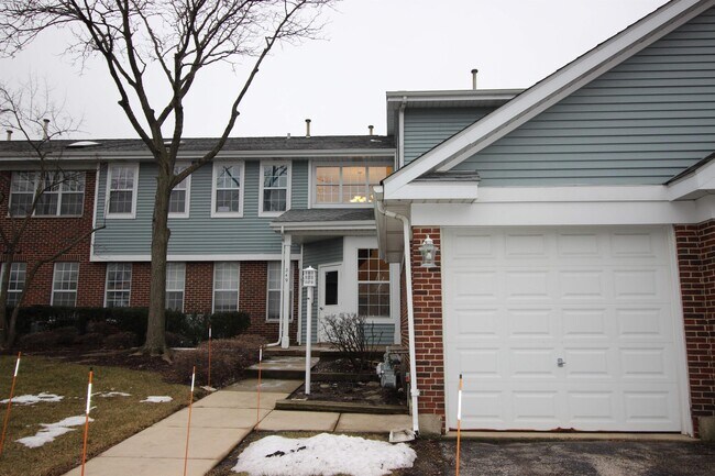 Building Photo - 249 Lynn Dr