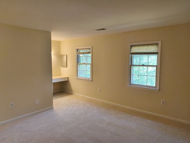 Building Photo - McLean Park Haven: Serene Living in a Tran...