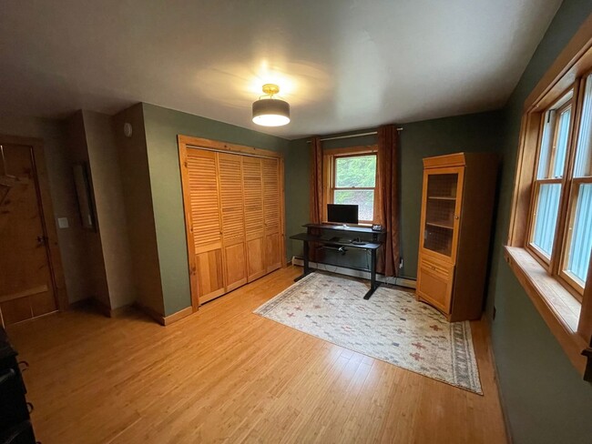 Building Photo - Charming 3BR House in Granville