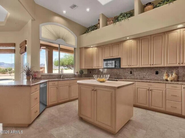 Building Photo - 12198 E Doubletree Ranch Rd