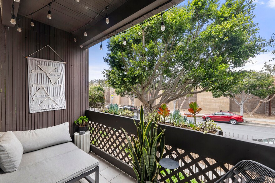 Building Photo - 7742 Redlands St