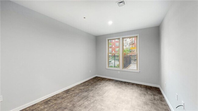 Building Photo - 1000 Providence Pl