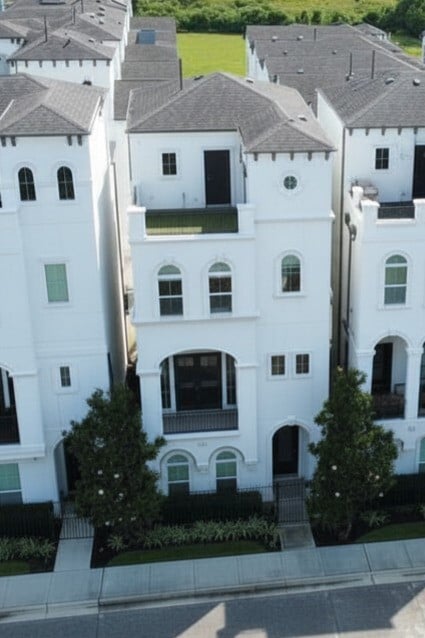 Building Photo - 2705 Kennedy St