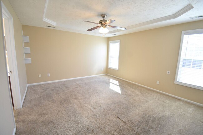 Building Photo - 3 bedroom 2.5 Bath Home with Loft- No Pets