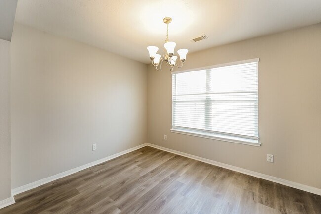 Building Photo - 20827 Oak Rain Ct