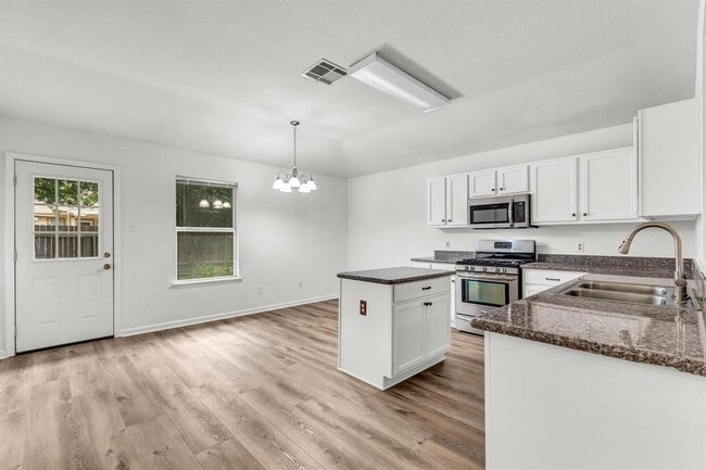 Building Photo - 609 Golden Gate Dr
