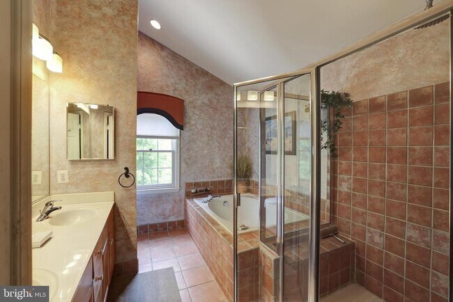 Building Photo - 1200 Treasure Oak Ct