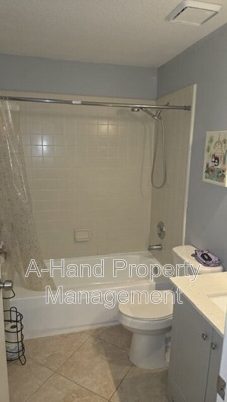 Building Photo - 2527 Chatham Cir