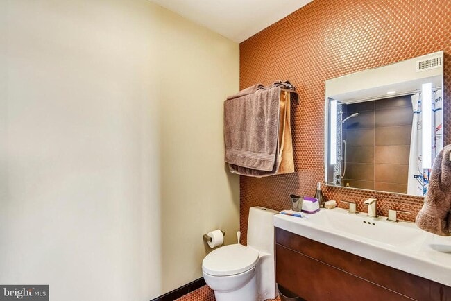 Building Photo - 317 S Union St