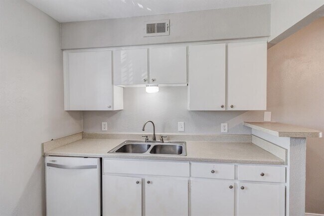 Building Photo - 5742 Marina Dr