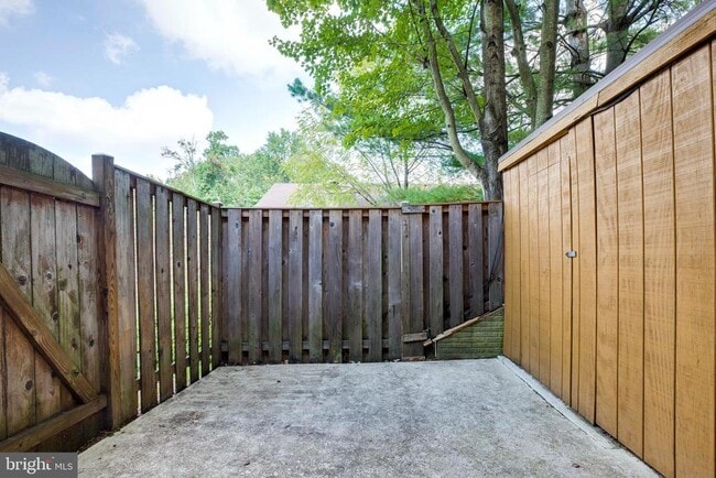 Building Photo - 10605 Summer Oak Ct