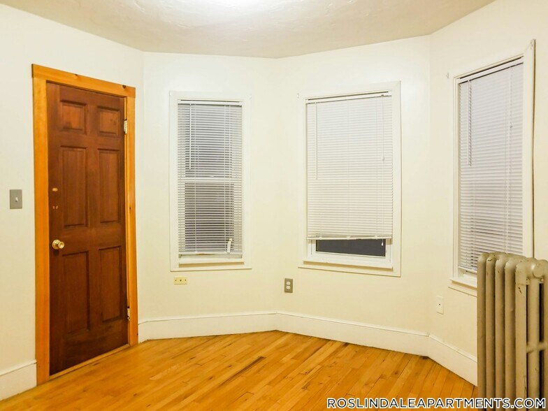 Building Photo - 4041 Washington St