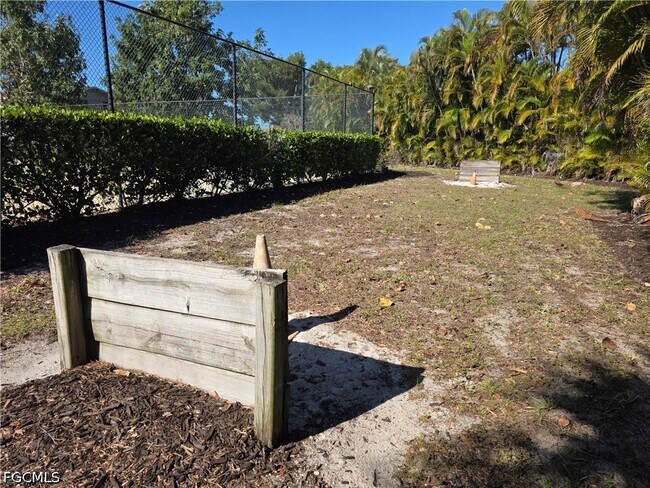 Building Photo - 8162 Country Rd