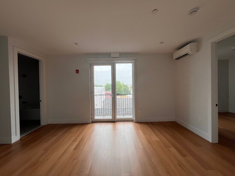 Living room - 543 Martin Luther King Jr Dr