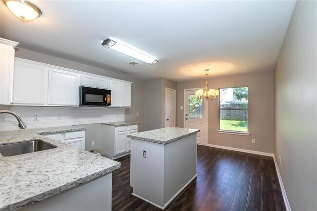 Building Photo - 8315 Sycamore Ln
