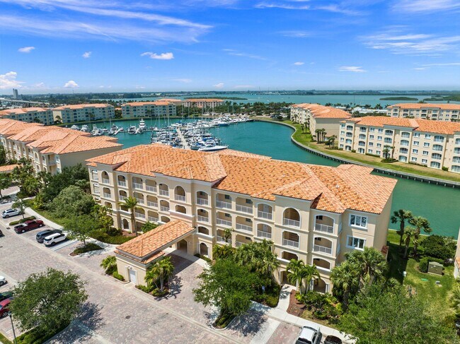 Building Photo - 17 Harbour Isle Dr W