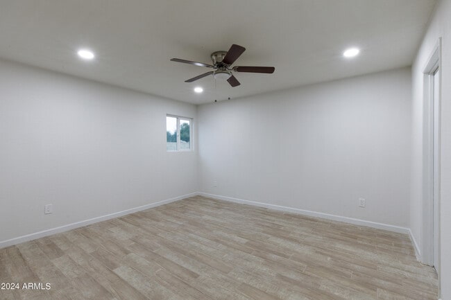 Building Photo - 5929 W Nancy Rd