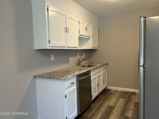 Building Photo - 844 D Inverness Ct-844