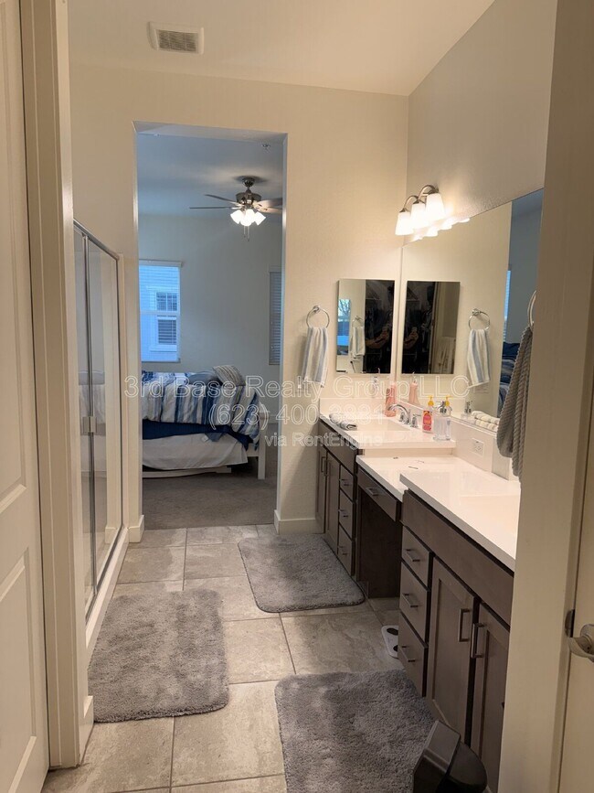 Building Photo - 21045 W Sunrise Ln