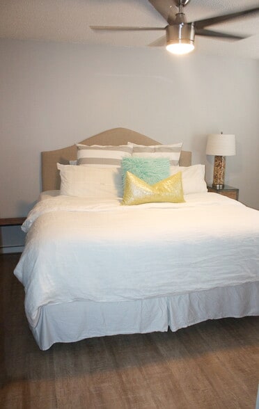 Building Photo - 3408 Dolphin Dr